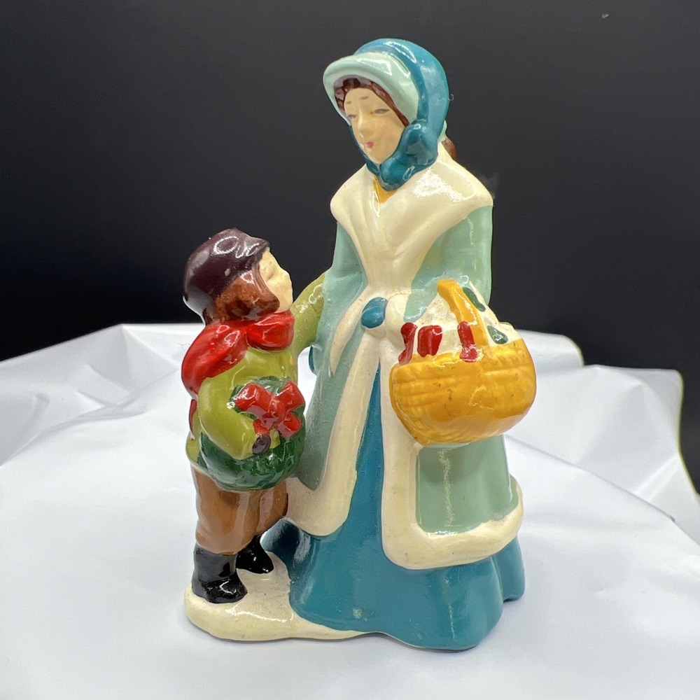 Avon Country Christmas McConnell's Corners Town Shoppers Figure 1982